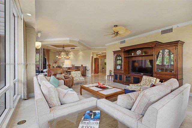 60 Edgewater Dr 3G, Coral Gables, FL 33133
