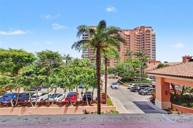 60 Edgewater Dr 3G, Coral Gables, FL 33133