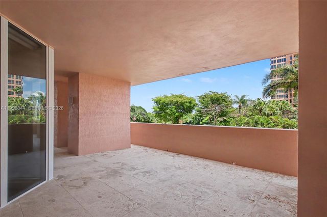 60 Edgewater Dr 3G, Coral Gables, FL 33133