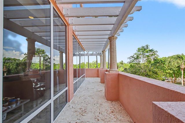 60 Edgewater Dr 3G, Coral Gables, FL 33133