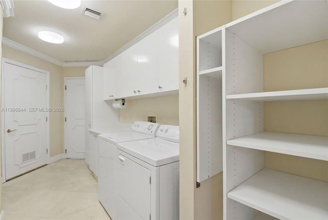 60 Edgewater Dr 3G, Coral Gables, FL 33133