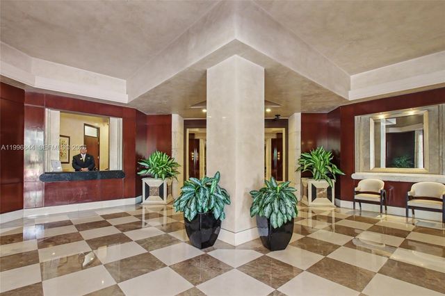 60 Edgewater Dr 3G, Coral Gables, FL 33133