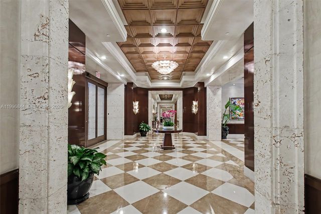 60 Edgewater Dr 3G, Coral Gables, FL 33133