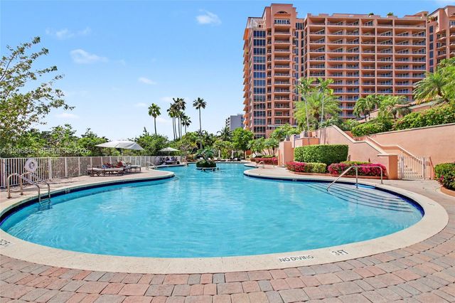 60 Edgewater Dr 3G, Coral Gables, FL 33133