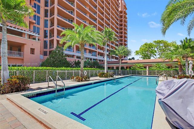 60 Edgewater Dr 3G, Coral Gables, FL 33133