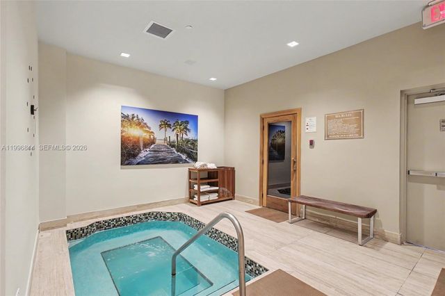 60 Edgewater Dr 3G, Coral Gables, FL 33133