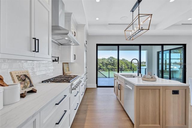 3105 PASS A GRILLE WAY, St Pete Beach, FL 33706