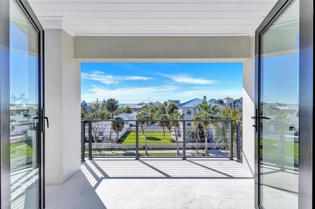 3105 PASS A GRILLE WAY, St Pete Beach, FL 33706