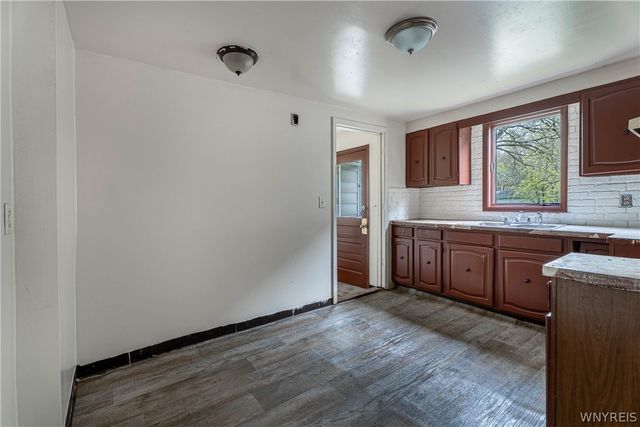1952 Whitney Avenue, Niagara Falls, NY 14301