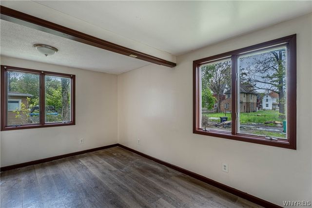 1952 Whitney Avenue, Niagara Falls, NY 14301