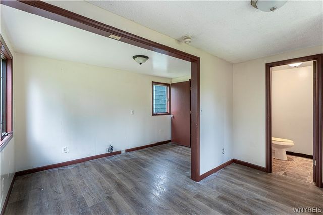 1952 Whitney Avenue, Niagara Falls, NY 14301