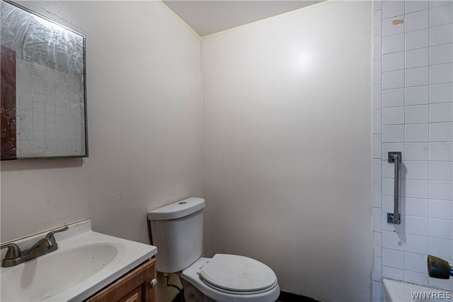 1952 Whitney Avenue, Niagara Falls, NY 14301