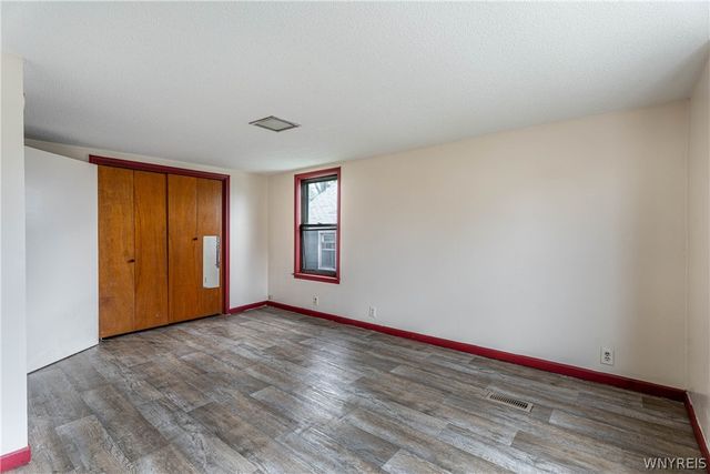 1952 Whitney Avenue, Niagara Falls, NY 14301