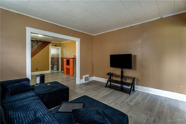 1952 Whitney Avenue, Niagara Falls, NY 14301
