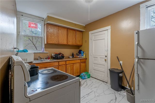 1952 Whitney Avenue, Niagara Falls, NY 14301