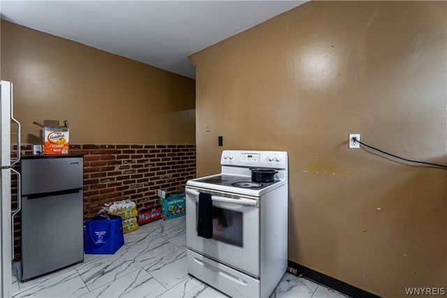 1952 Whitney Avenue, Niagara Falls, NY 14301