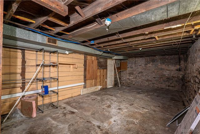 1952 Whitney Avenue, Niagara Falls, NY 14301
