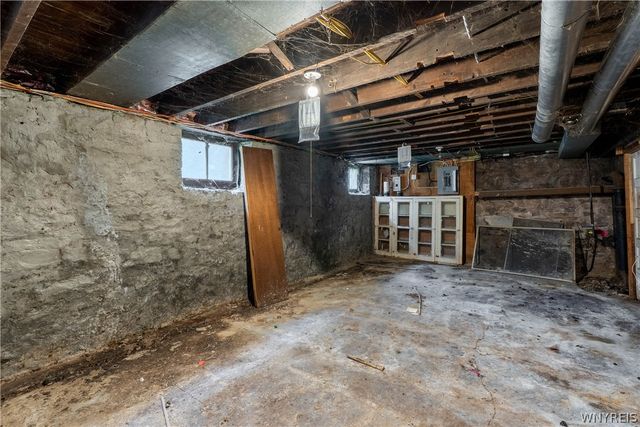 1952 Whitney Avenue, Niagara Falls, NY 14301