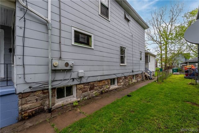 1952 Whitney Avenue, Niagara Falls, NY 14301