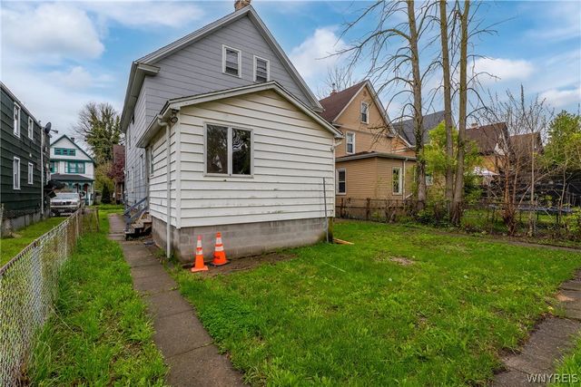 1952 Whitney Avenue, Niagara Falls, NY 14301