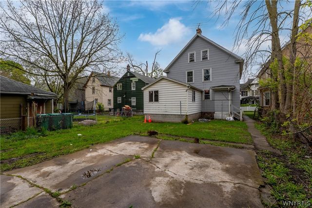 1952 Whitney Avenue, Niagara Falls, NY 14301