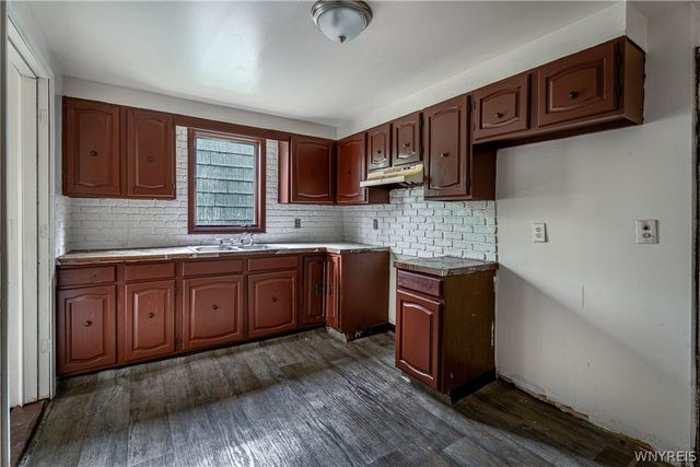 1952 Whitney Avenue, Niagara Falls, NY 14301