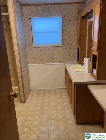 162 Moorestown Drive, Moore Twp, PA 18014