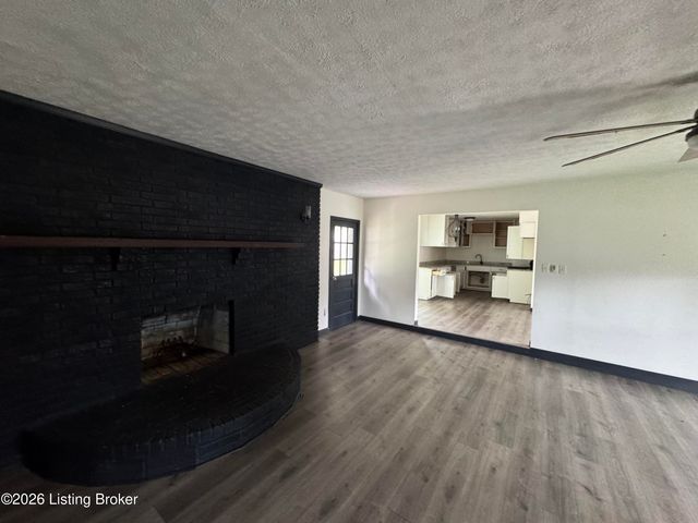 752 Pearman Ave, Radcliff, KY 40160