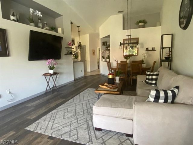 7564 Silver Trumpet LN U204, Naples, FL 34109