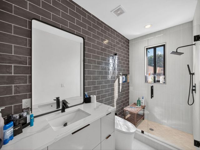 125 Pembroke Drive, Palm Beach Gardens, FL 33418