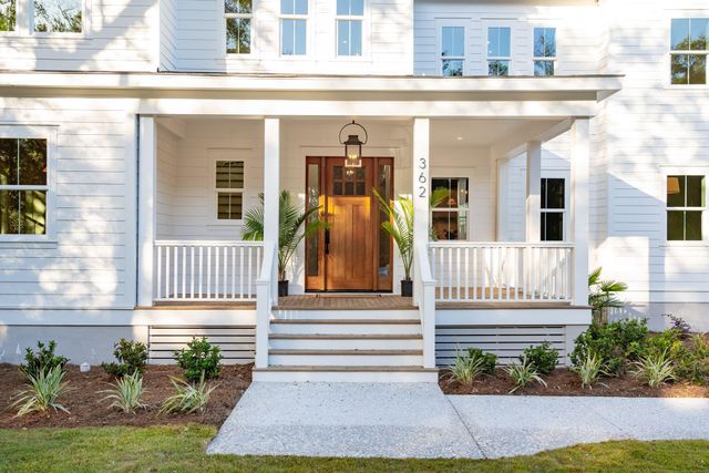 362 6th Avenue, Mount Pleasant, SC 29464