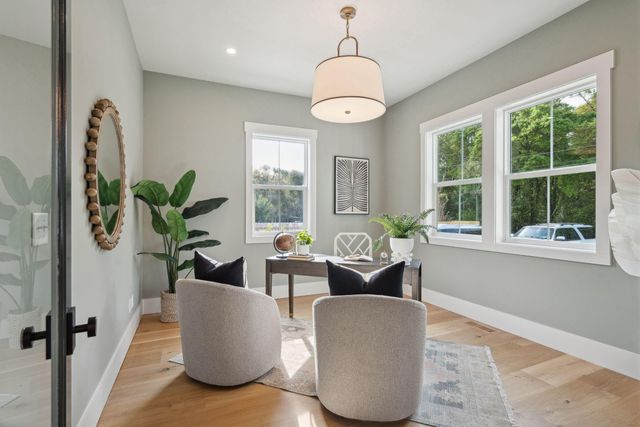 362 6th Avenue, Mount Pleasant, SC 29464