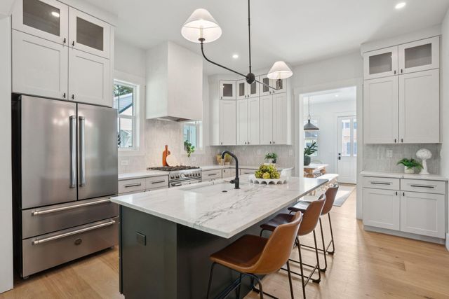 362 6th Avenue, Mount Pleasant, SC 29464