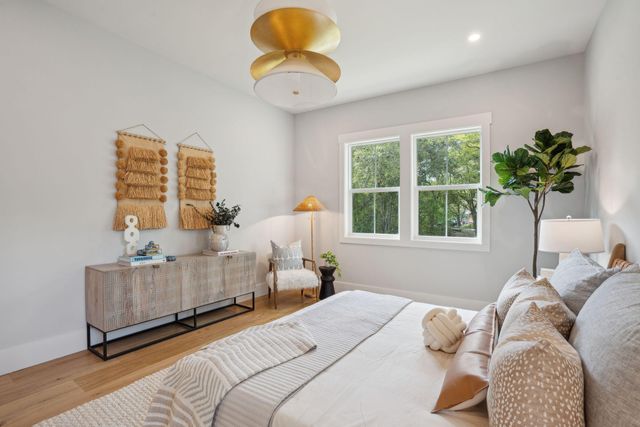 362 6th Avenue, Mount Pleasant, SC 29464