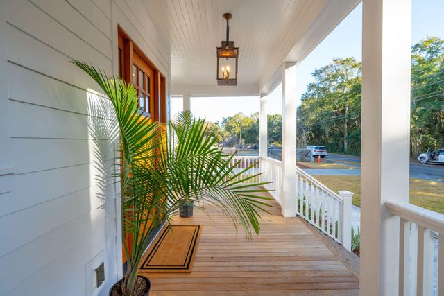 362 6th Avenue, Mount Pleasant, SC 29464