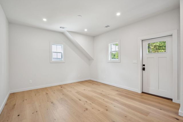 362 6th Avenue, Mount Pleasant, SC 29464