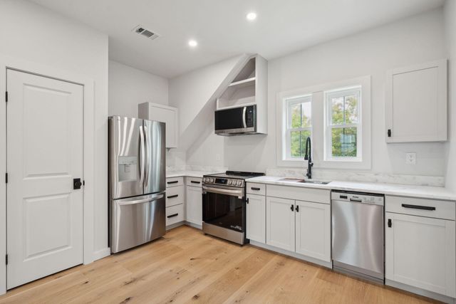 362 6th Avenue, Mount Pleasant, SC 29464