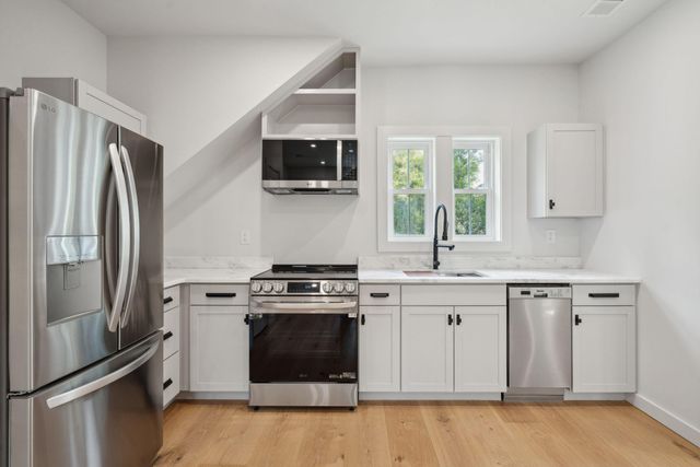 362 6th Avenue, Mount Pleasant, SC 29464