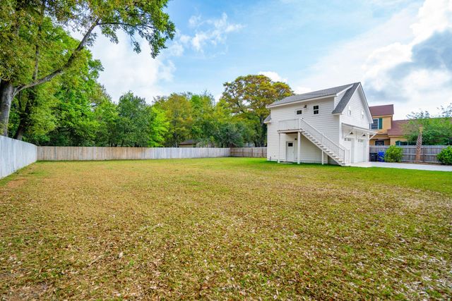 362 6th Avenue, Mount Pleasant, SC 29464