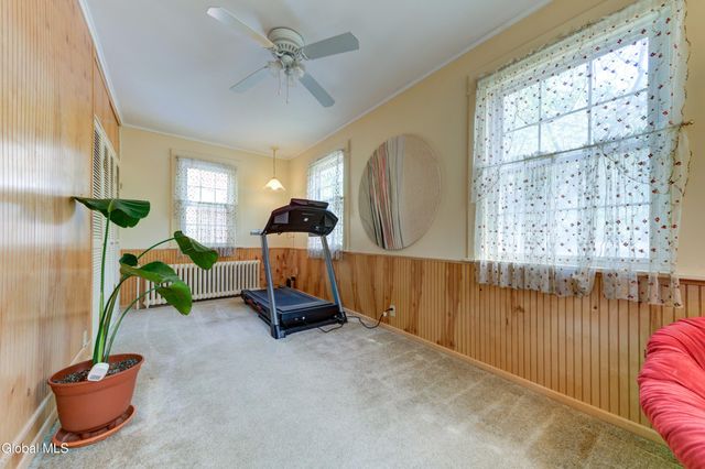 1053 Brierwood Boulevard, Schenectady, NY 12308