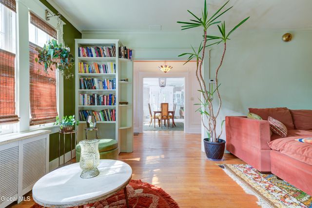 1053 Brierwood Boulevard, Schenectady, NY 12308