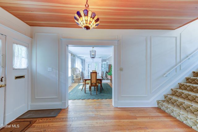 1053 Brierwood Boulevard, Schenectady, NY 12308