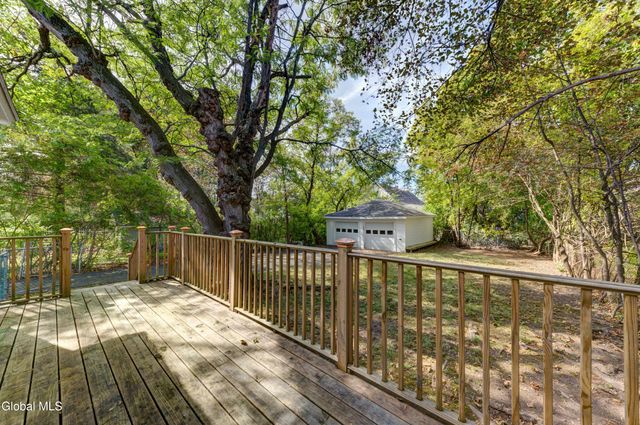 1053 Brierwood Boulevard, Schenectady, NY 12308