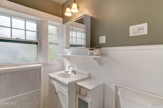 1053 Brierwood Boulevard, Schenectady, NY 12308