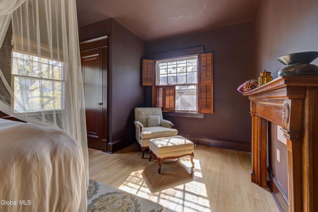 1053 Brierwood Boulevard, Schenectady, NY 12308