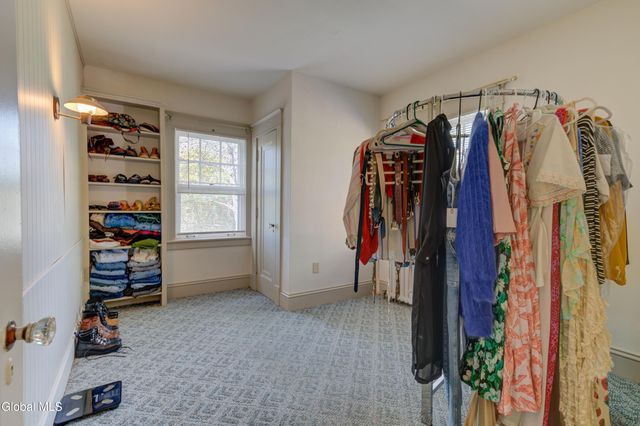 1053 Brierwood Boulevard, Schenectady, NY 12308