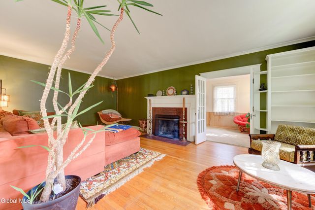 1053 Brierwood Boulevard, Schenectady, NY 12308