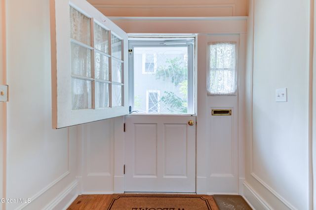 1053 Brierwood Boulevard, Schenectady, NY 12308