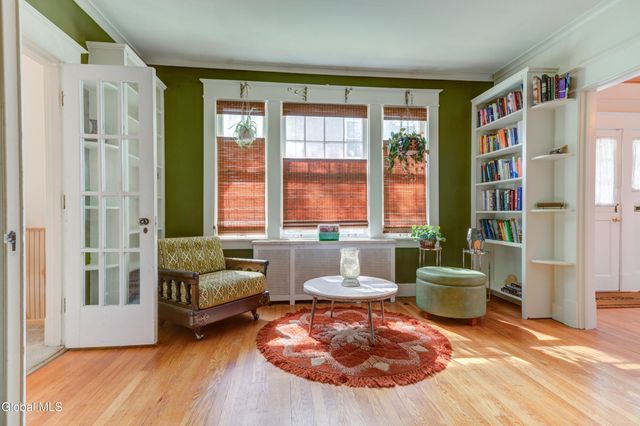 1053 Brierwood Boulevard, Schenectady, NY 12308