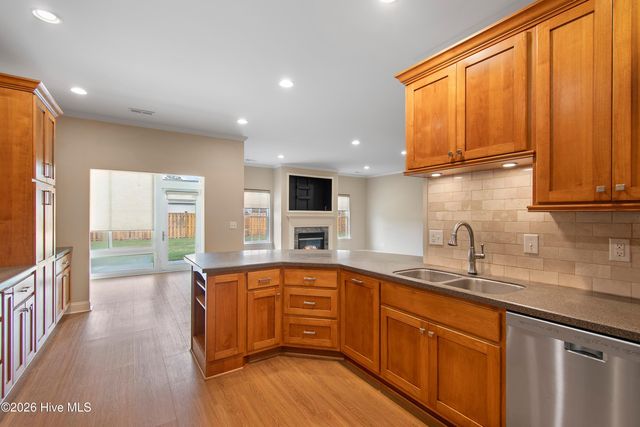 1009 Silver Maple Drive, Leland, NC 28451